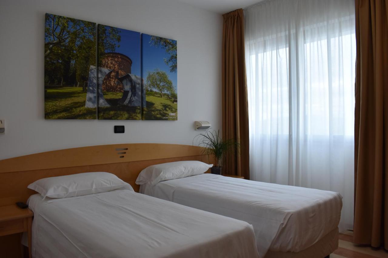 Hotel Portavaldera Peccioli ภายนอก รูปภาพ