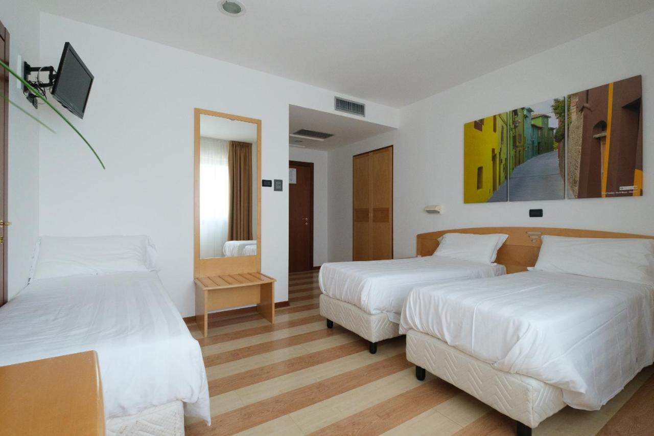 Hotel Portavaldera Peccioli ภายนอก รูปภาพ