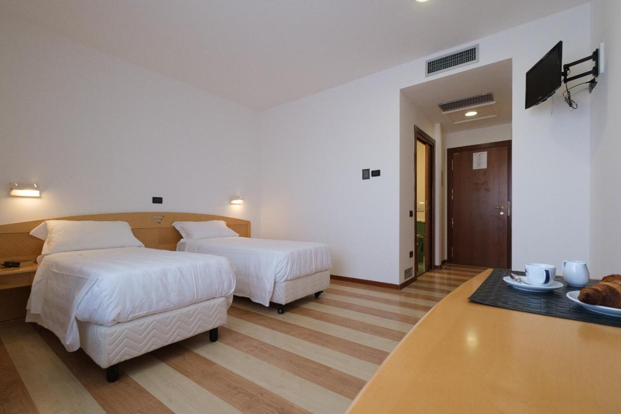 Hotel Portavaldera Peccioli ภายนอก รูปภาพ