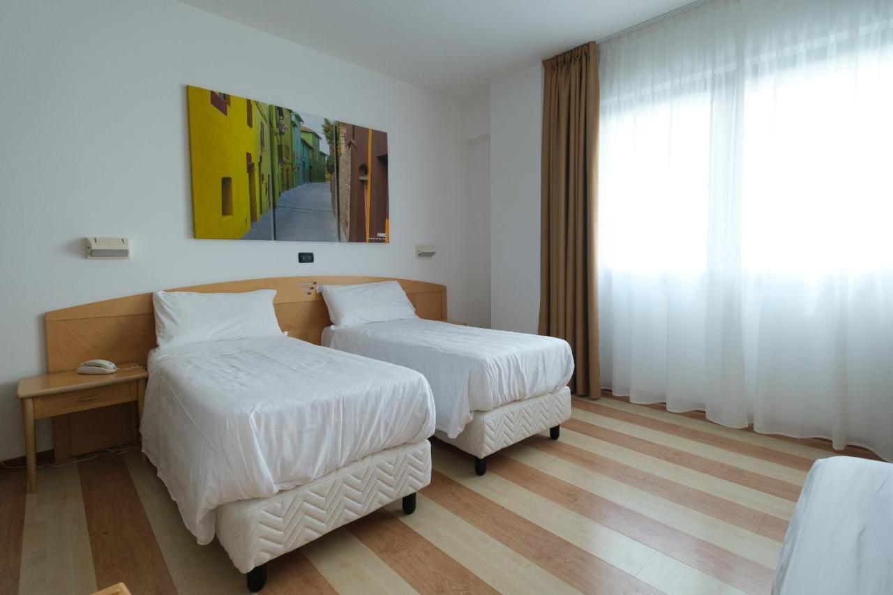 Hotel Portavaldera Peccioli ภายนอก รูปภาพ